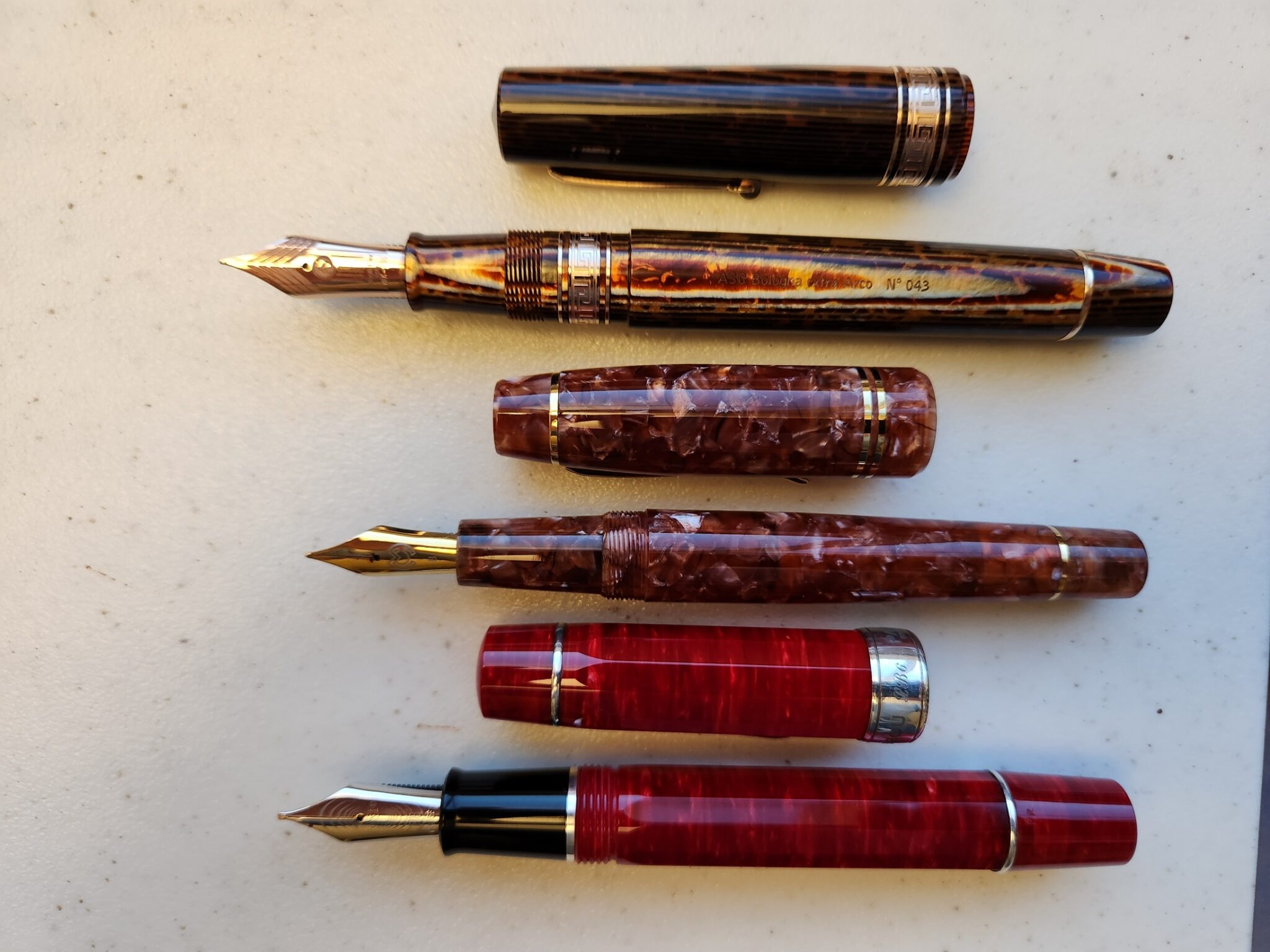 Hey There! SBREBrown | Academia, Fountain Pens, The Bizarre